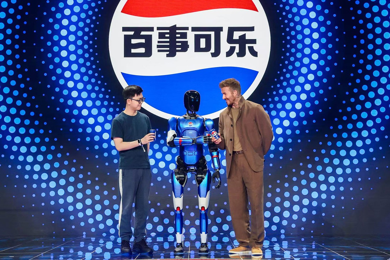 优游ub8机器人携手百事中国共创“百事蓝宝” 共燃渴望新章